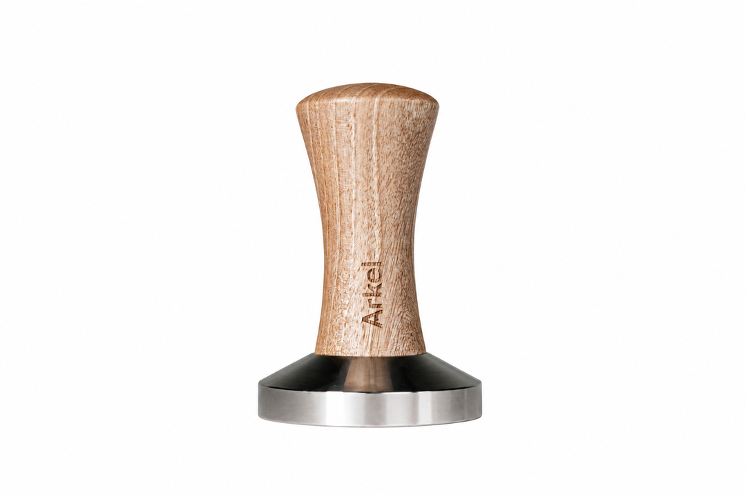 Arkel Edelstahl-Tamper 58mm mit graviertem Holzgriff – im Lieferumfang der Arkel Tide enthalten