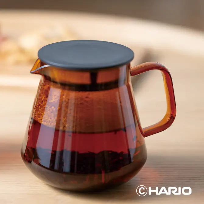 Hario Colors Tea &amp; Coffee Server 600 ml getöntes Glas mit Sieb-Deckel – Coffee Coaching Club 1