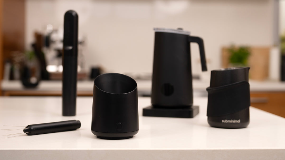 Subminimal Subscale dosing cup with built-in scale - Coffee Coaching Club