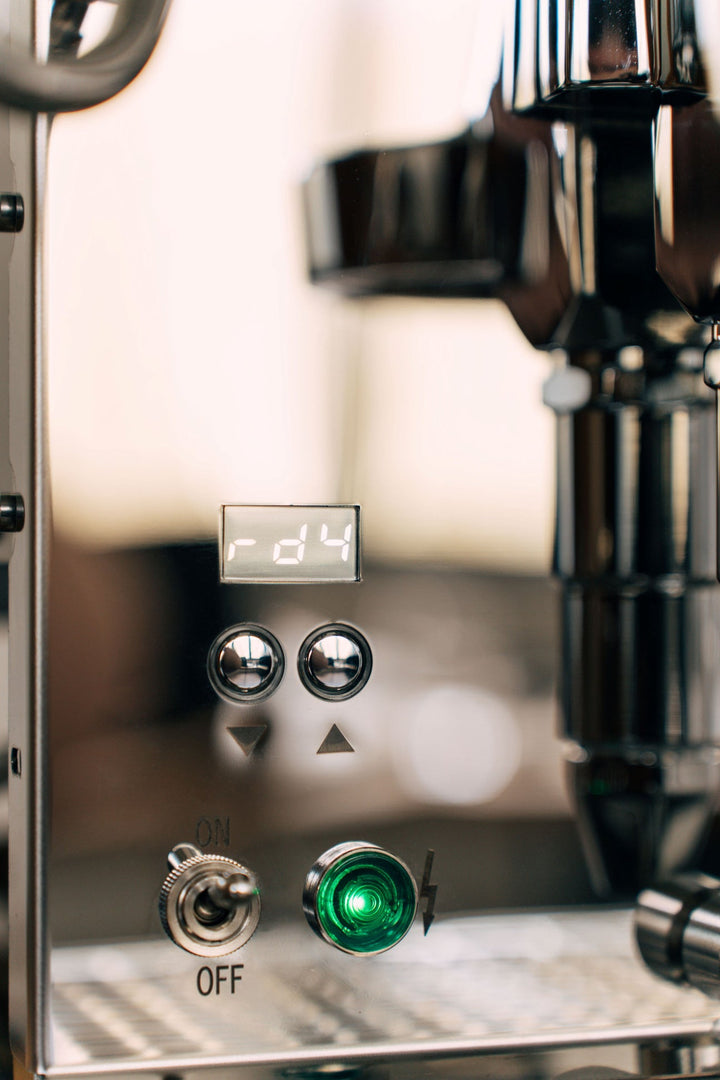 ECM Mechanika MAX Edelstahlgehäuse – Seitenansicht – Coffee Coaching Club 4