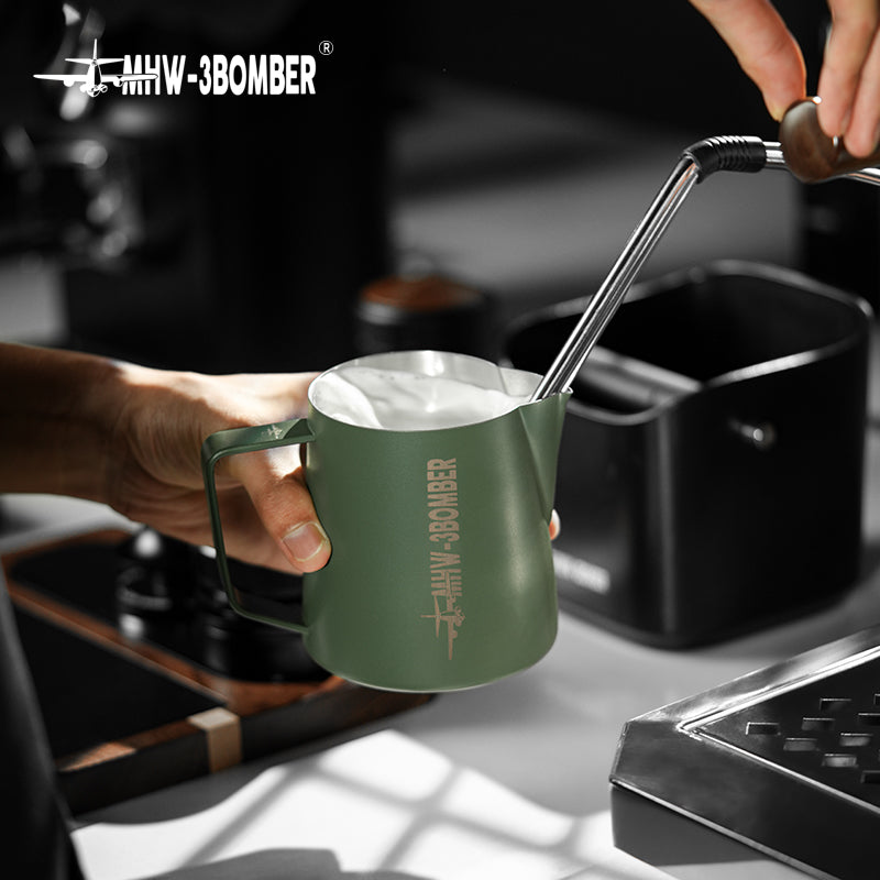 MHW-3BOMBER pichet à lait 5.0 vert mousse 500 ml - Coffee Coaching Club