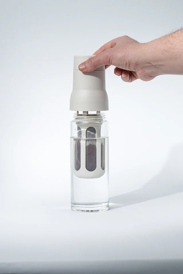 Varia STEEP cold brew bottle, detail view – Coffee Coaching Club 6