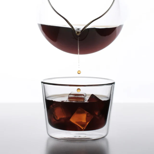 Varia FLO Glass Server 0.6L mit Kaffee – Coffee Coaching Club 5