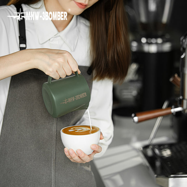 MHW-3BOMBER pichet à lait 5.0 vert mousse 500 ml - Coffee Coaching Club