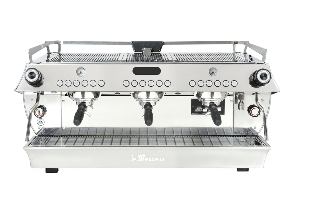 La Marzocco GB5 X AV de 3 grupos – vista lateral – Coffee Coaching Club 2