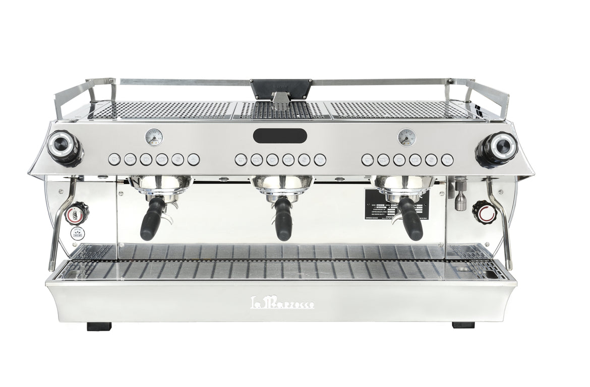 La Marzocco GB5 X AV a 3 gruppi – vista laterale – Coffee Coaching Club 2