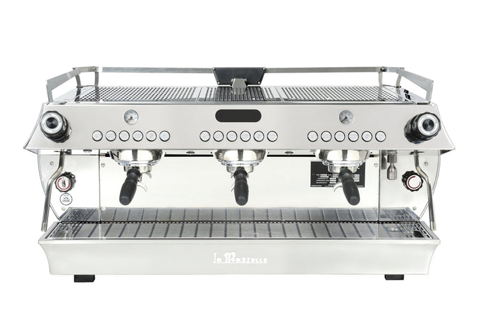 La Marzocco GB5 X AV de 3 grupos – vista lateral – Coffee Coaching Club 2