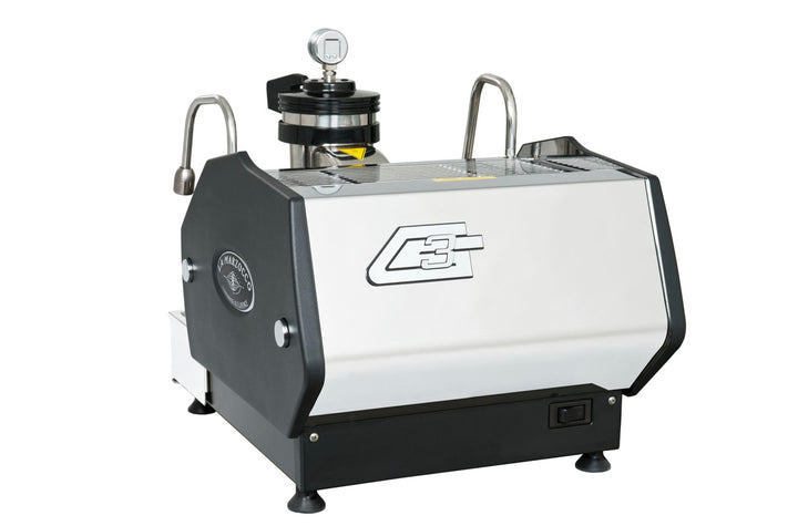 La Marzocco GS3 MP, carcasa de acero inoxidable, vista lateral – Coffee Coaching Club 3