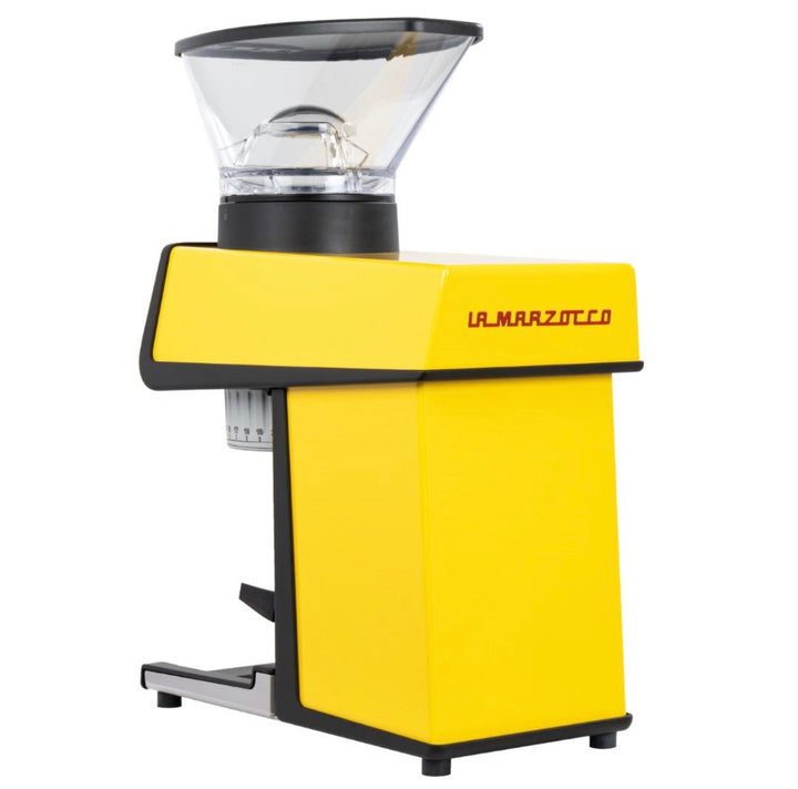 La Marzocco Pico in Gelb – Frontansicht halbseitlich von rechts – Coffee Coaching Club