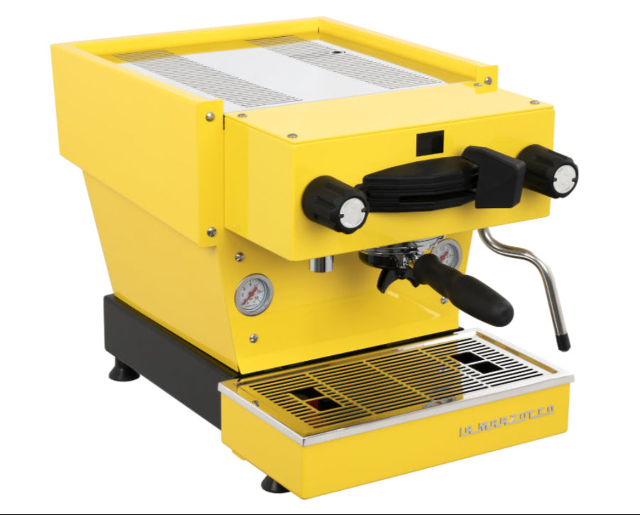 La Marzocco Linea Mini R in Giallo – Vista Laterale – Coffee Coaching Club 9