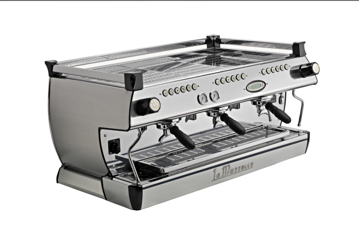 La Marzocco GB5 AV a 3 gruppi, macchina da espresso – Coffee Coaching Club 1