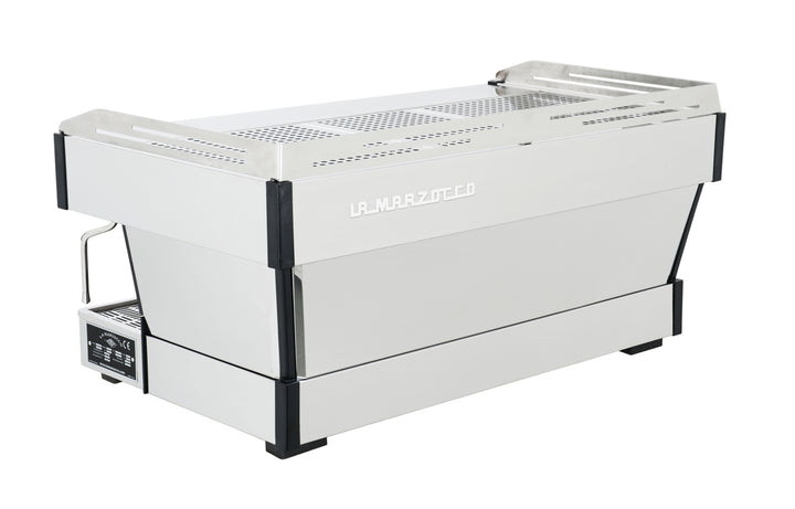 La Marzocco Linea PB X AV 3 grupos – elementos de diseño blancos – Coffee Coaching Club 3