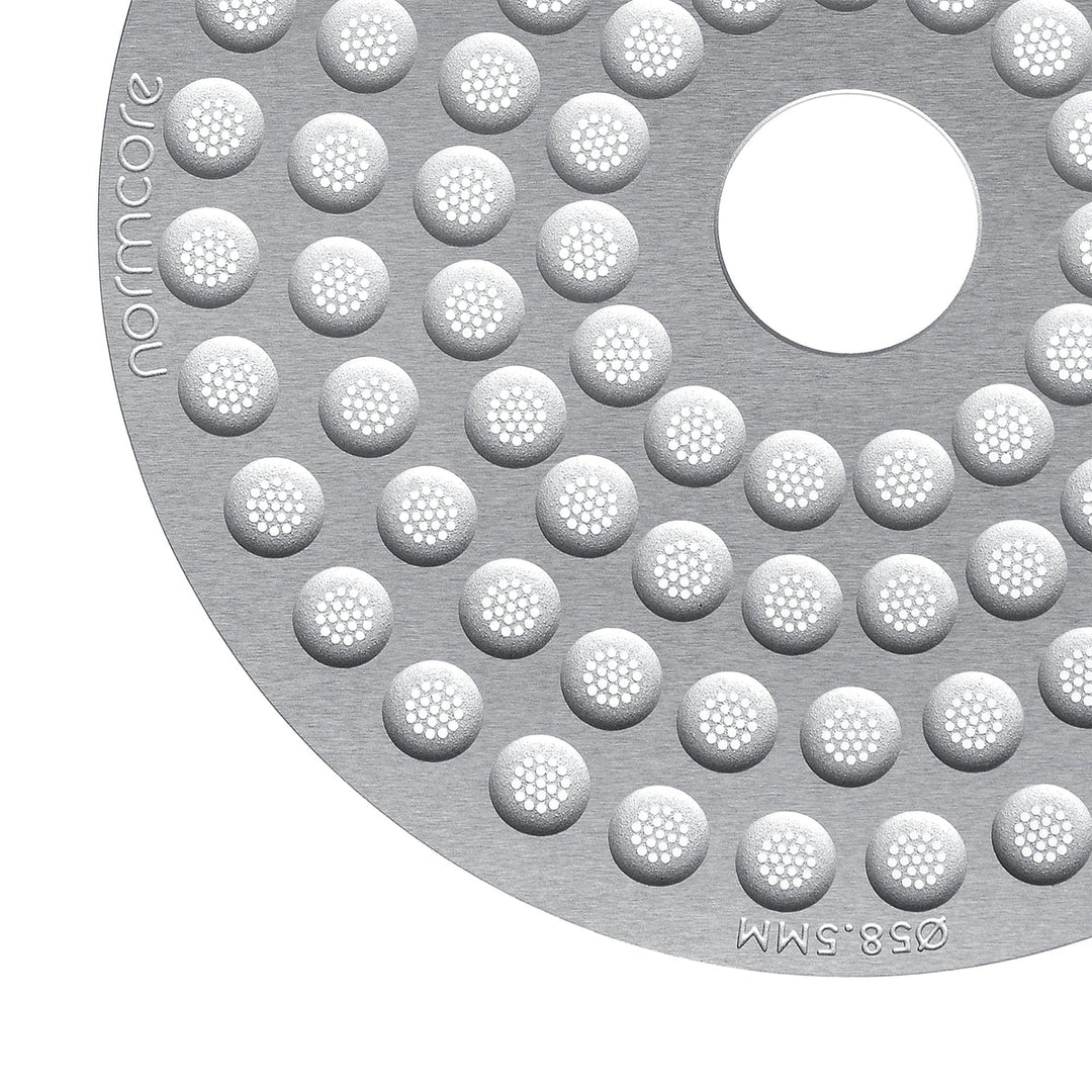 Normcore Puck Screen 0,8 mm Edelstahl und Titan-PVD – Coffee Coaching Club 2