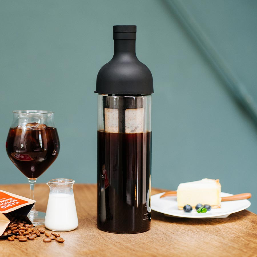 HARIO Cold Brew Coffee Filter-in Bottle Schwarz - Coffee Coaching Club