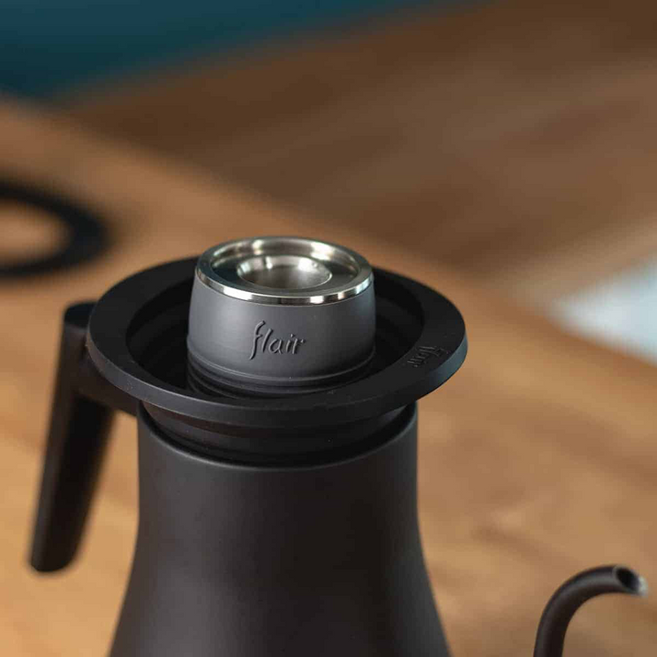 Flair Preheat Funnel zusammenklappbar aus Silikon – Coffee Coaching Club 4