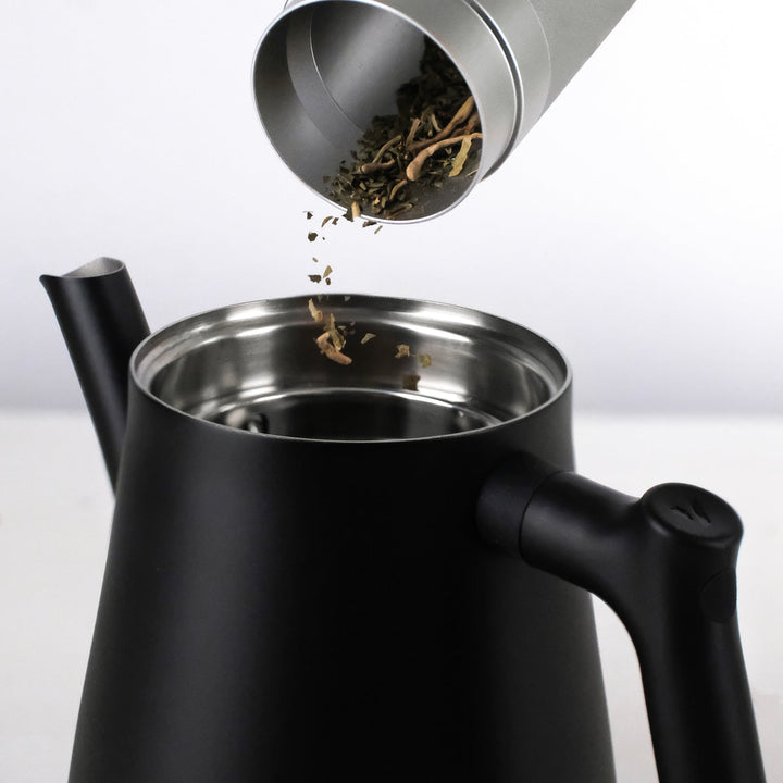 Varia AURA Teekanne 1.0L mit Präzisionsausguss – Coffee Coaching Club 2