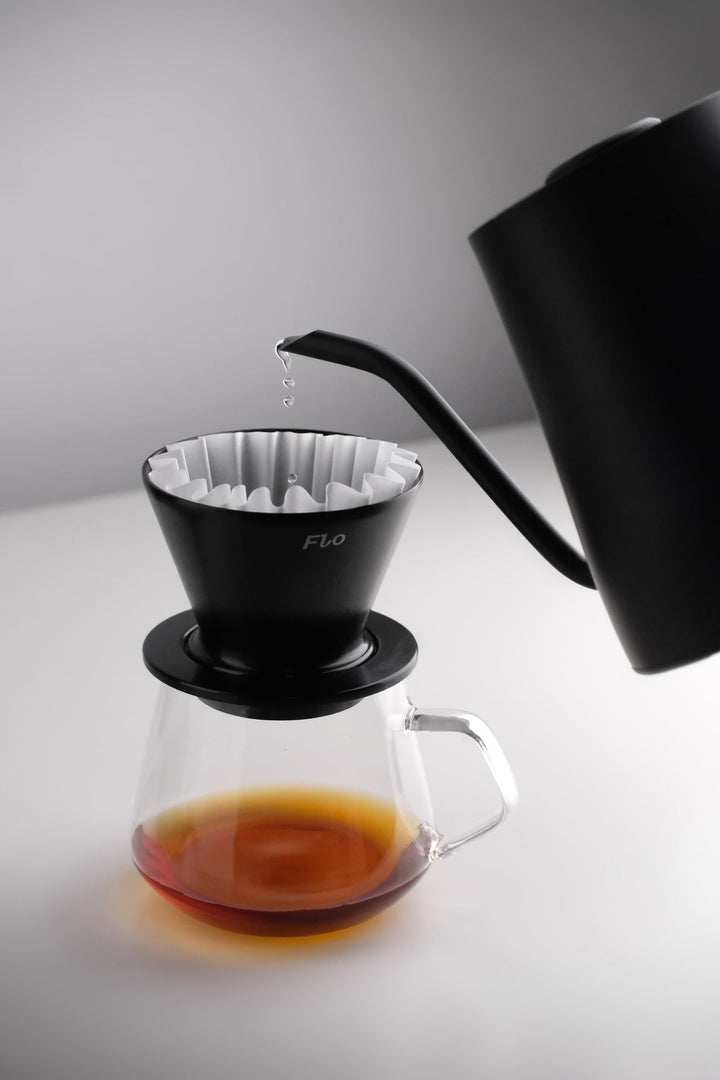 Varia FLO Filterpapiere im Dripper – Coffee Coaching Club 5
