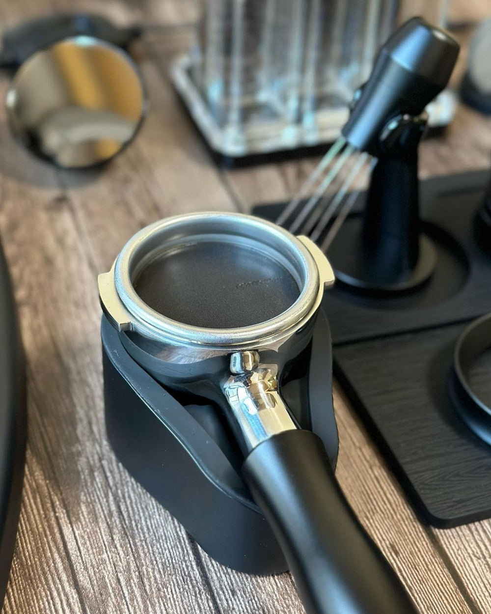 Normcore Ultra-Slim Puck Screen dunkle PVD-Oberfläche – Coffee Coaching Club 3