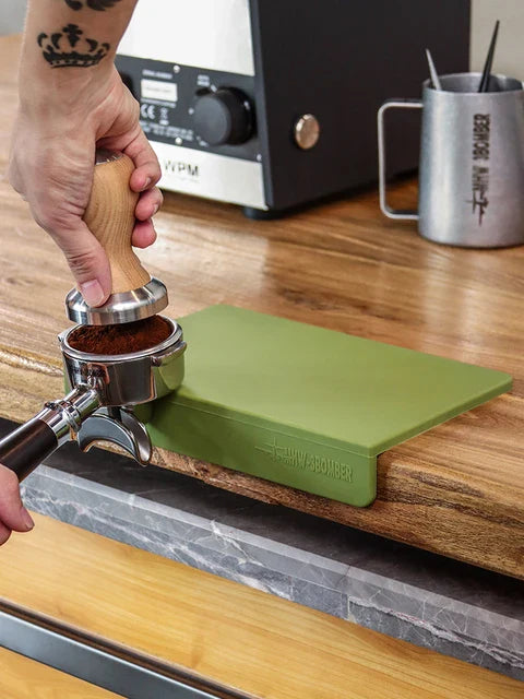 MHW-3BOMBER Tampermatte Verde - Coffee Coaching Club