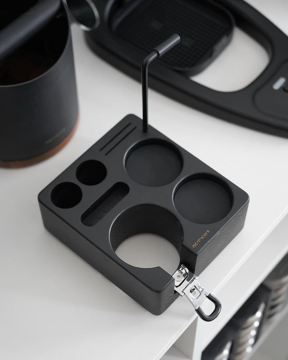 Normcore Compact Tamping Station Detailansicht – Coffee Coaching Club 11