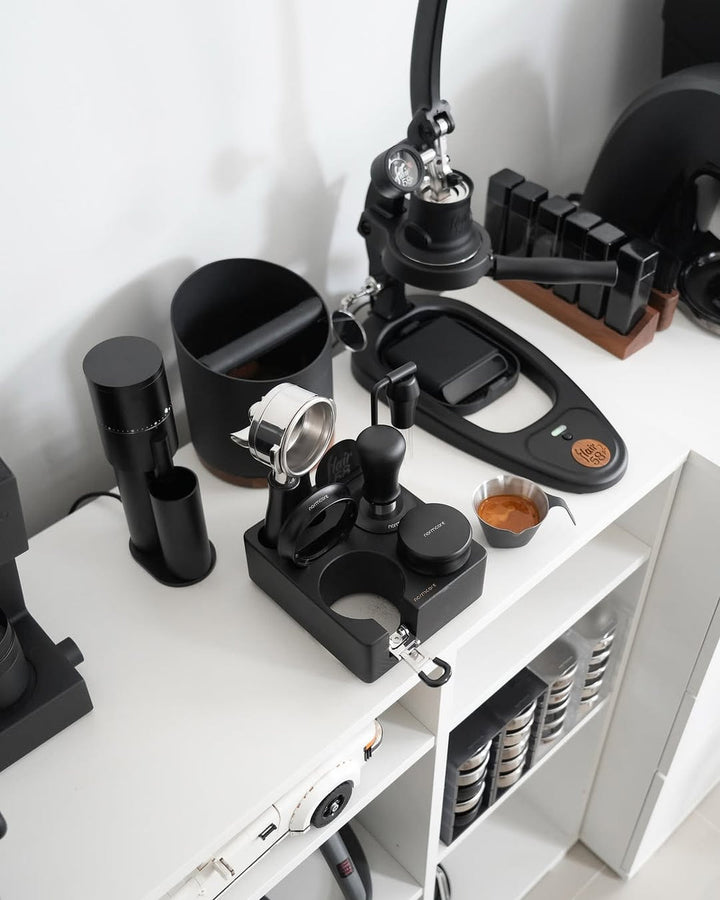 Normcore Compact Tamping Station mit Zubehör – Coffee Coaching Club 9