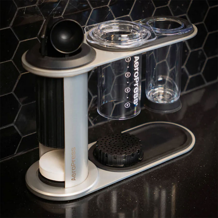 AeroPress Edelstahl-Organizer – Hochwertige Aufbewahrung für deine Kaffeestation - Coffee Coaching Club GmbH