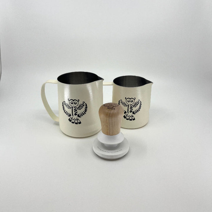 Dario Pieber Pro Bundle 2 pitcher and tamper - Coffee Coaching Club GmbH