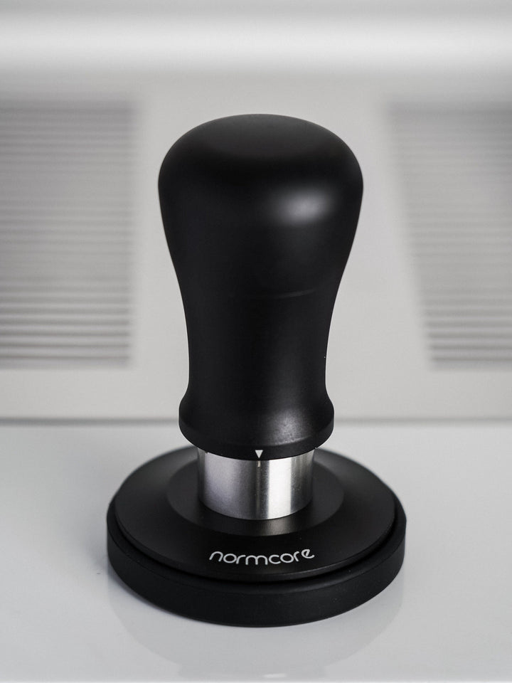 Normcore V5 Tamper Titan-PVD-Basis – Coffee Coaching Club 3