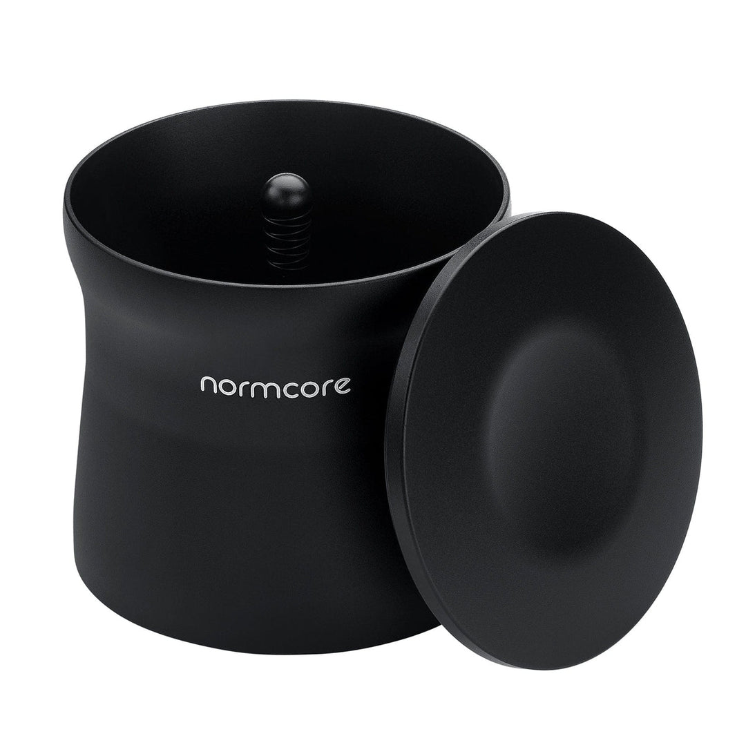 Normcore Magnetic Dosing Cup sur porte-filtre – Coffee Coaching Club 3
