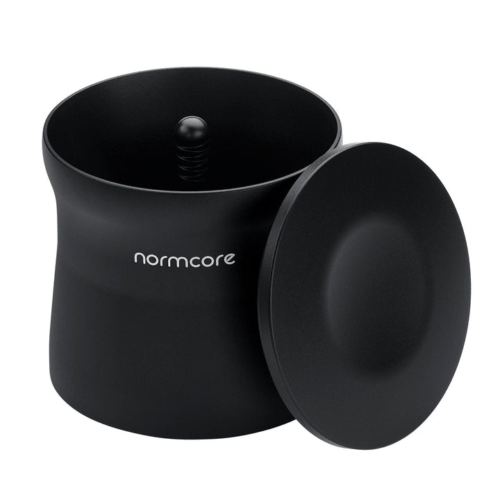 Normcore Magnetic Dosing Cup sur porte-filtre – Coffee Coaching Club 3