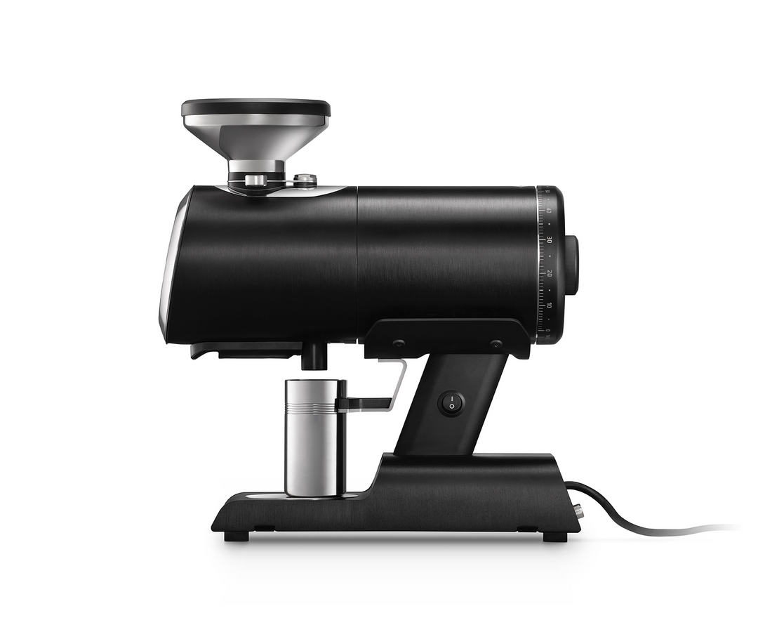 Mazzer Philos Single-Dose Kaffeemühle in Schwarz – Seitenansicht mit Anschlusskabel – Coffee Coaching Club