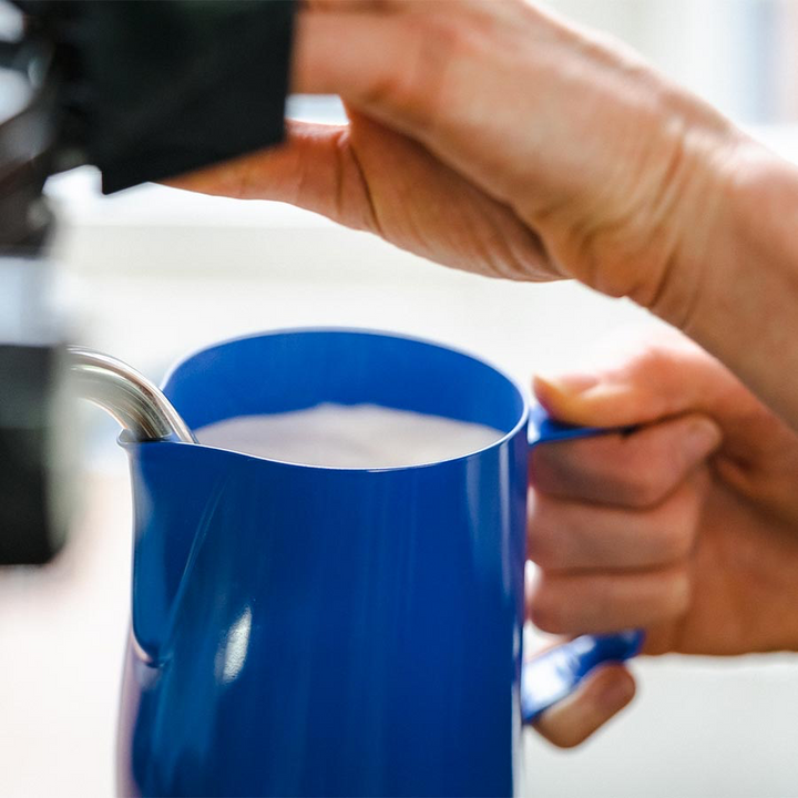 Rhino Coffee Gear Stealth 360 ml milk pitcher blue – Coffee Coaching Club