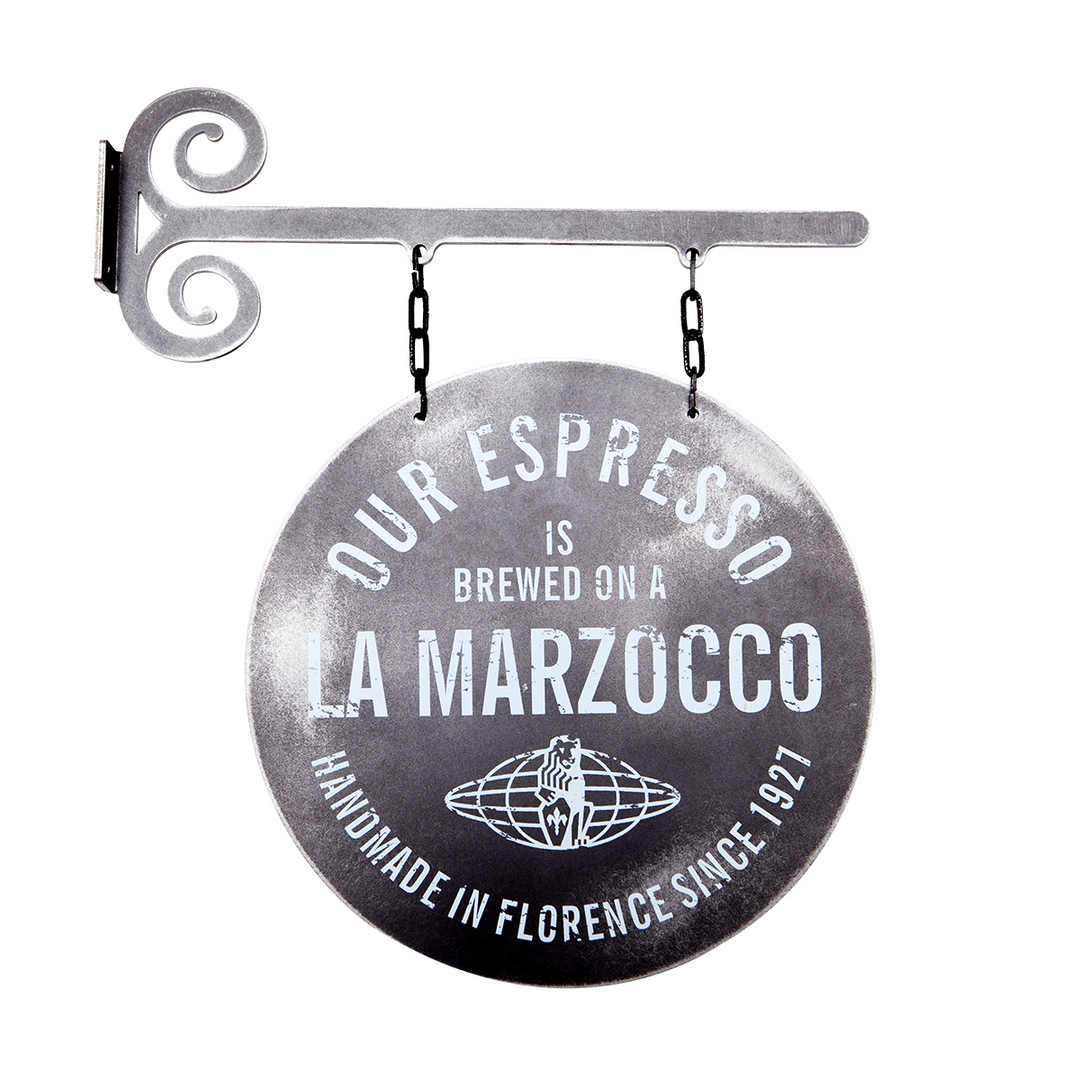 La Marzocco Cartel de Metal Estilo Café con Acabado de Hierro – Coffee Coaching Club 1