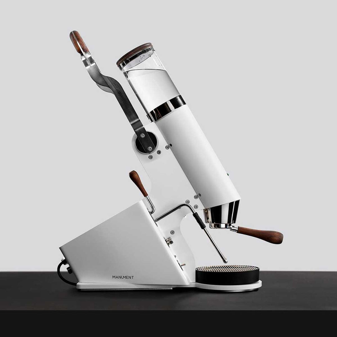 Manument la machine à espresso à levier professionnelle ultime – blanc – Coffee Coaching Club