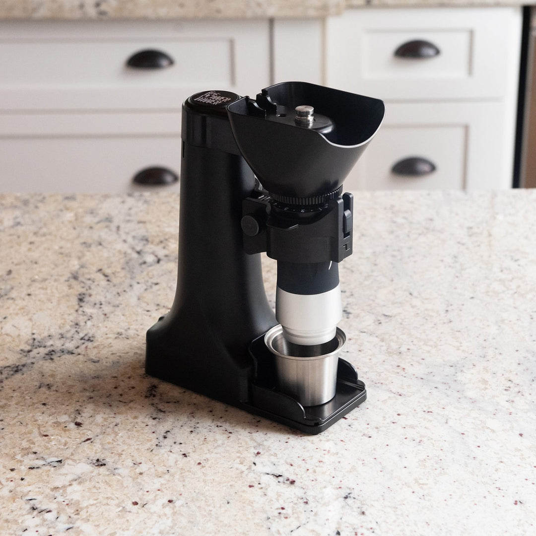 Flair Power Tower beim elektrischen Mahlen – Coffee Coaching Club 3