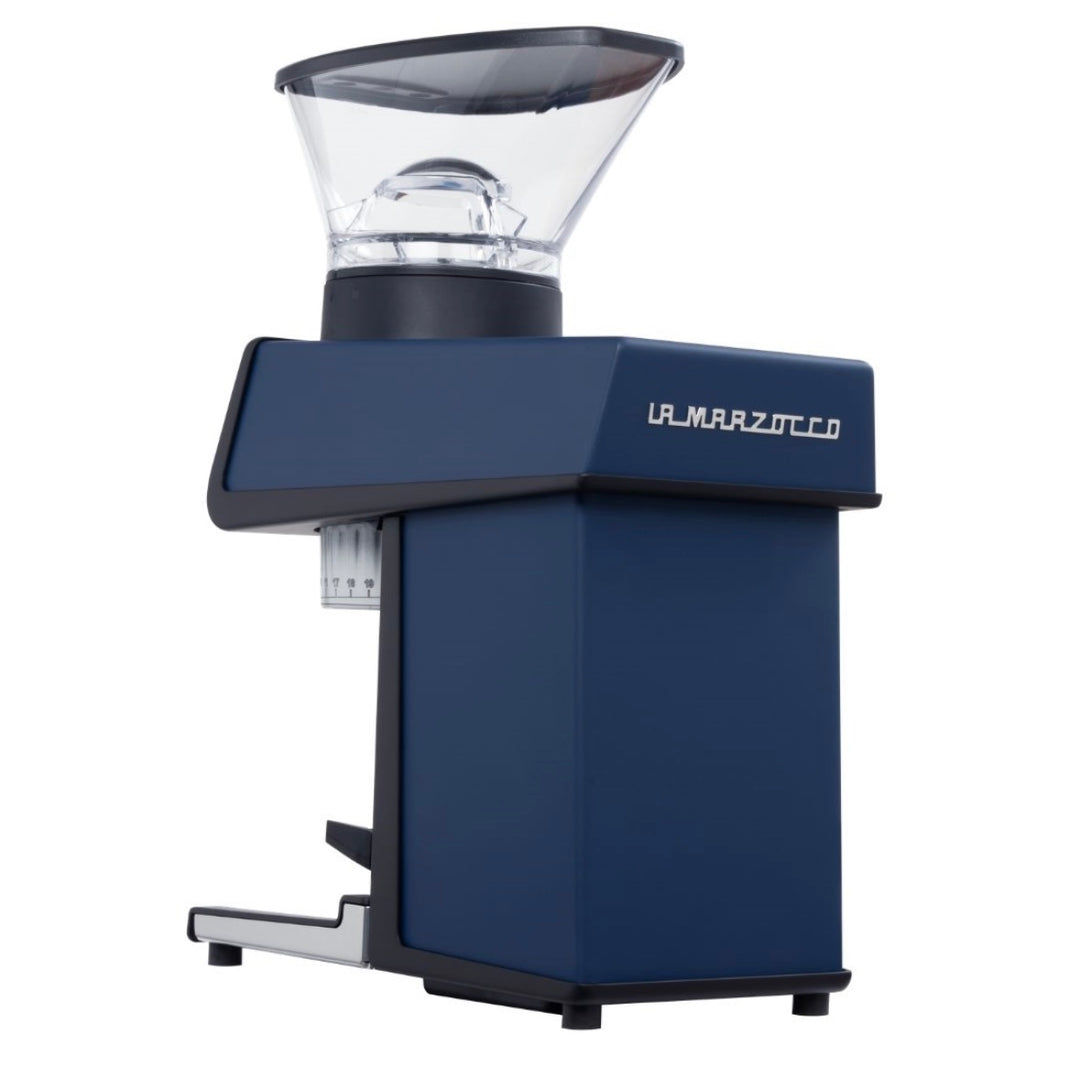 La Marzocco Pico in Marineblau – Seitenansicht – Coffee Coaching Club