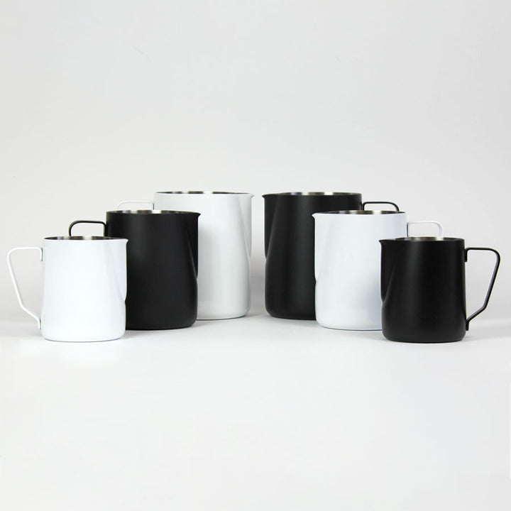 Rhino Pro Stealth Pitcher black and white - coffee coaching club 1