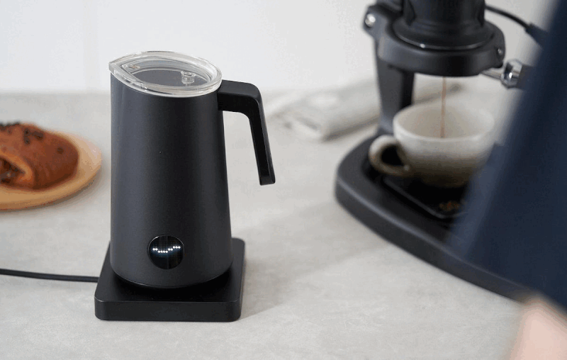 Subminimal Nanofoamer Pro GEN2 – Animazione del Flusso di Lavoro – Coffee Coaching Club
