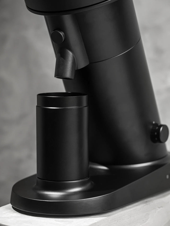 WPM ZP-1 – detail view of the 64mm Italian flat burrs