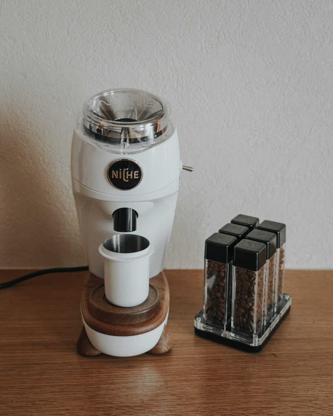 Dosing Cup Normcore Tall blanc, vue détaillée – Coffee Coaching Club 3