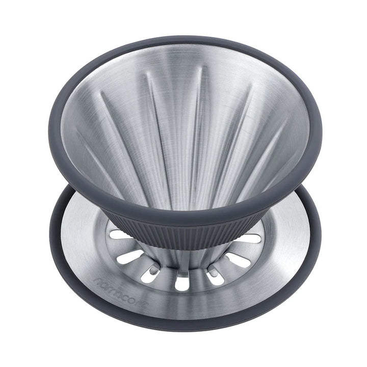 Normcore Pour-Over Dripper Silber mit Standfuss – Coffee Coaching Club 7