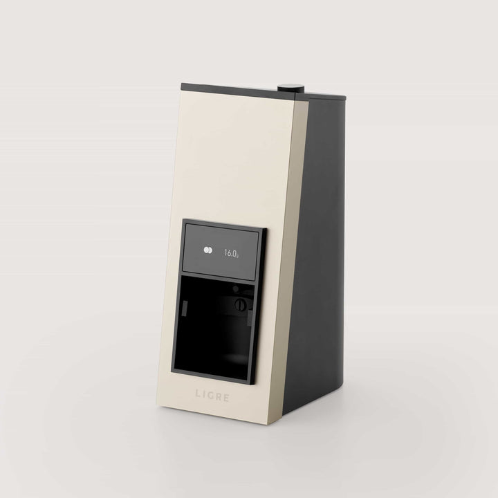 Ligre Siji Kaffeemühle mit Ligre Youn Espressomaschine in Silber Beige – Lifestyle-Pairing – Coffee Coaching Club