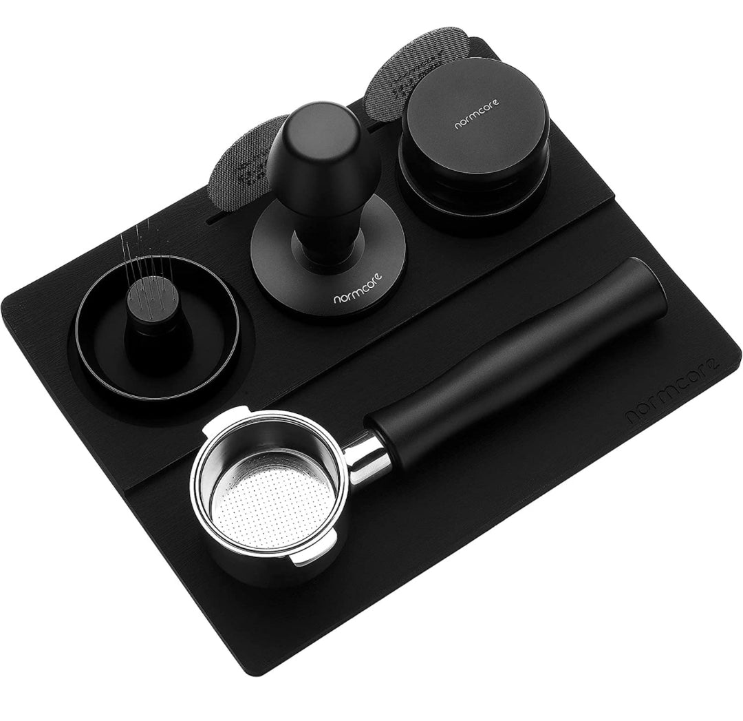 Normcore Tampmatte V2 Siebträger beim Tampen – Coffee Coaching Club 3