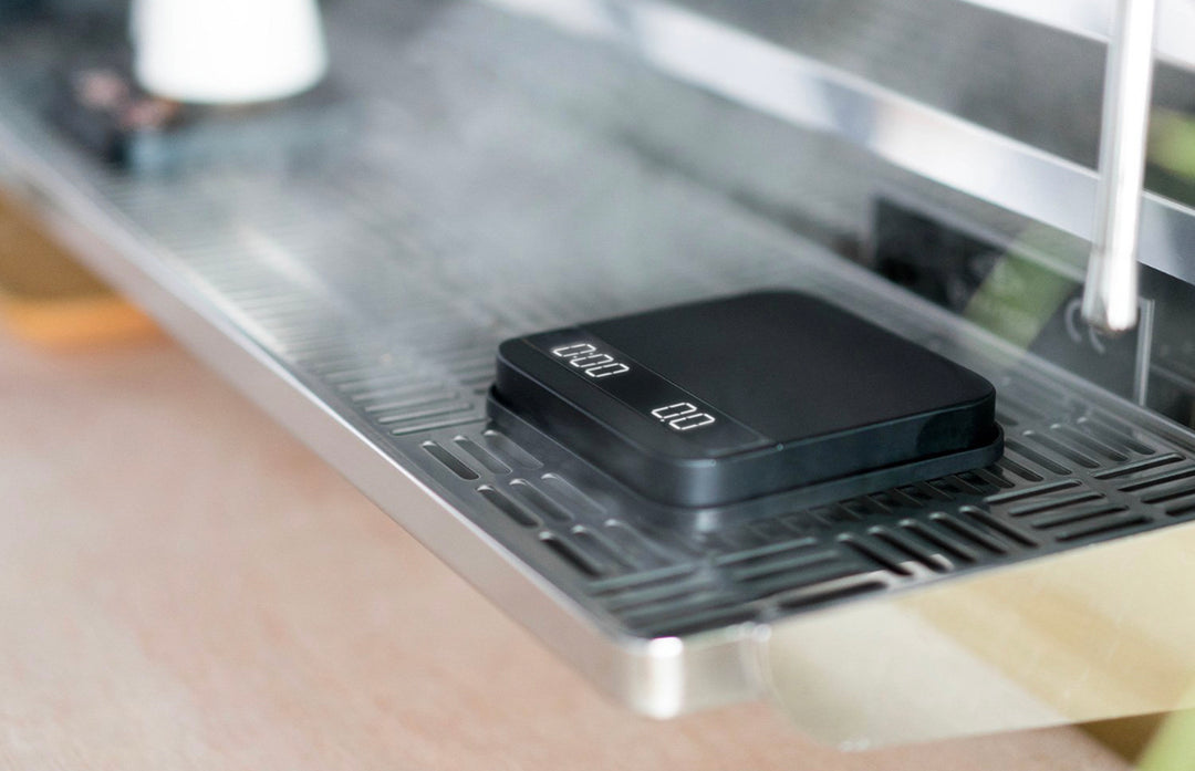 Acaia Lunar Base en polycarbonate et aluminium – Coffee Coaching Club 2